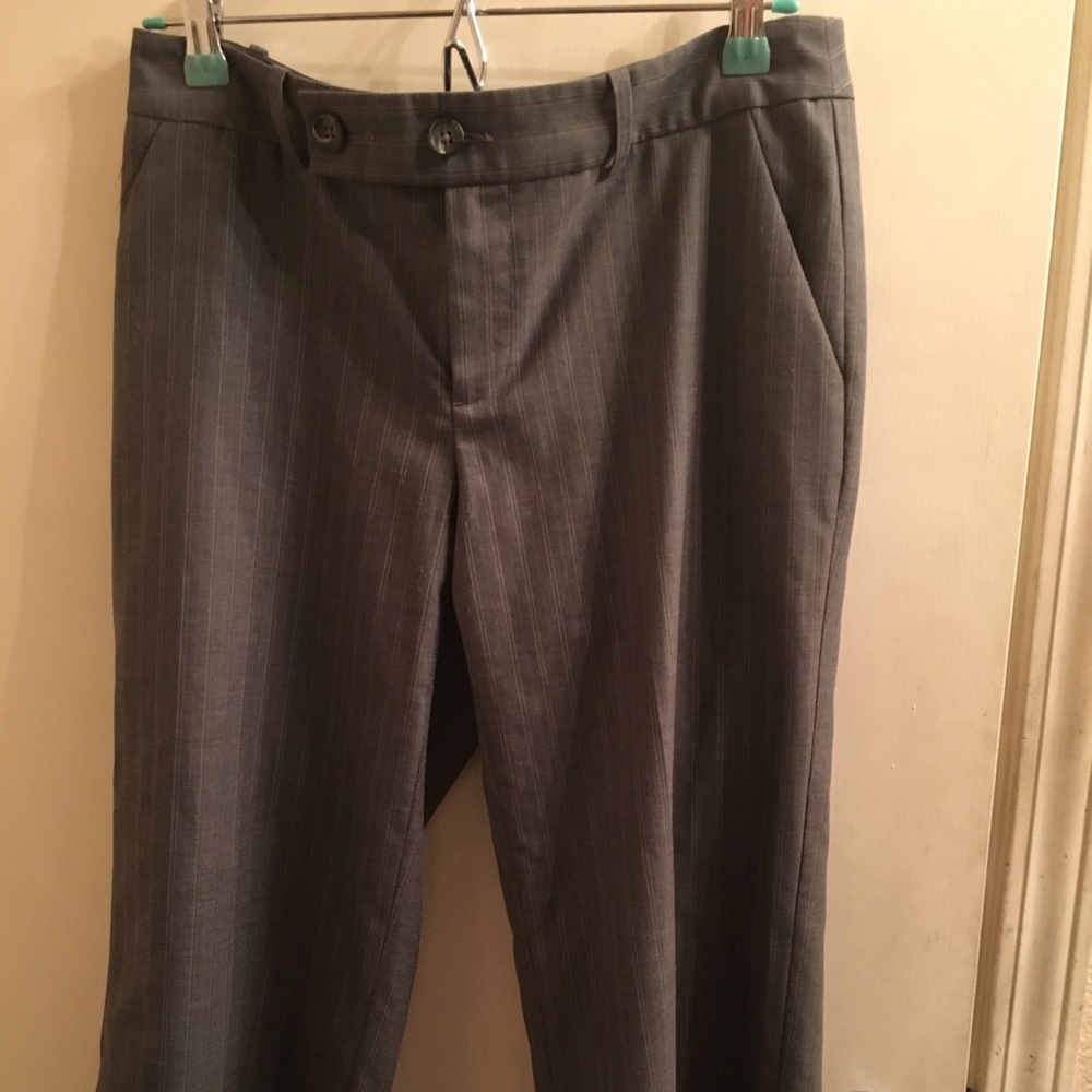 Banana Republic Outlet Pinstripe Capri Slacks Sz 6